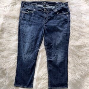 Silver Jeans Women's Aiko Capri Cropped Medium Wash Jeans